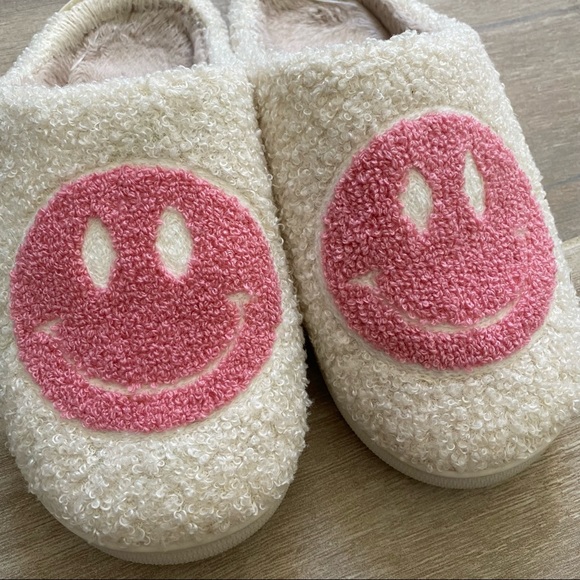 Pink Happy Face Slippers Gently Used - Picture 4 of 6